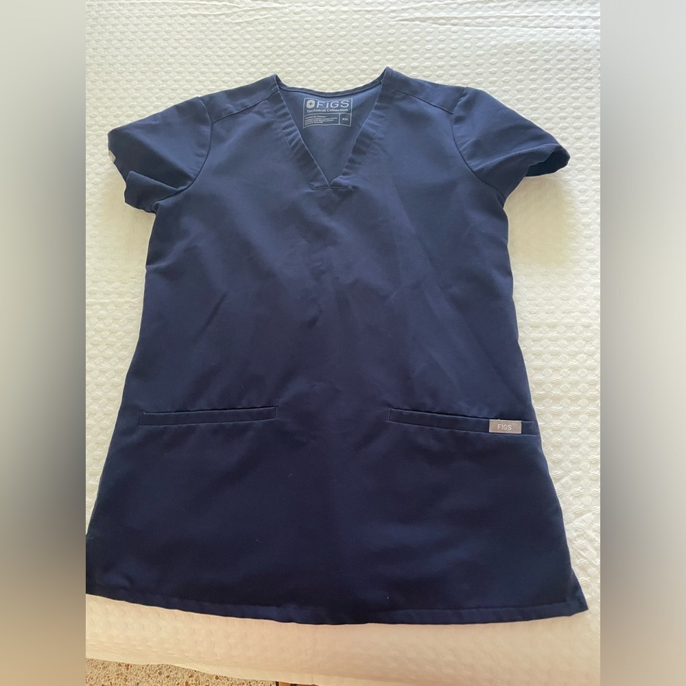 FIGS navy scrub top
